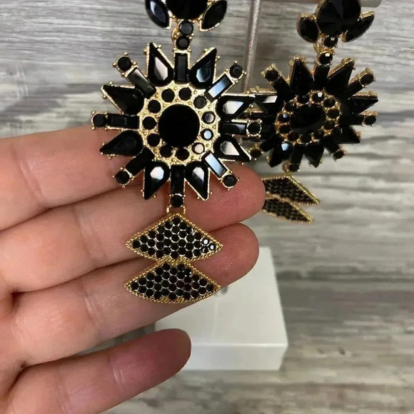 Fashion Jewelry Black Rhinestone Dangle Statement Earrings - Picture 4 of 9